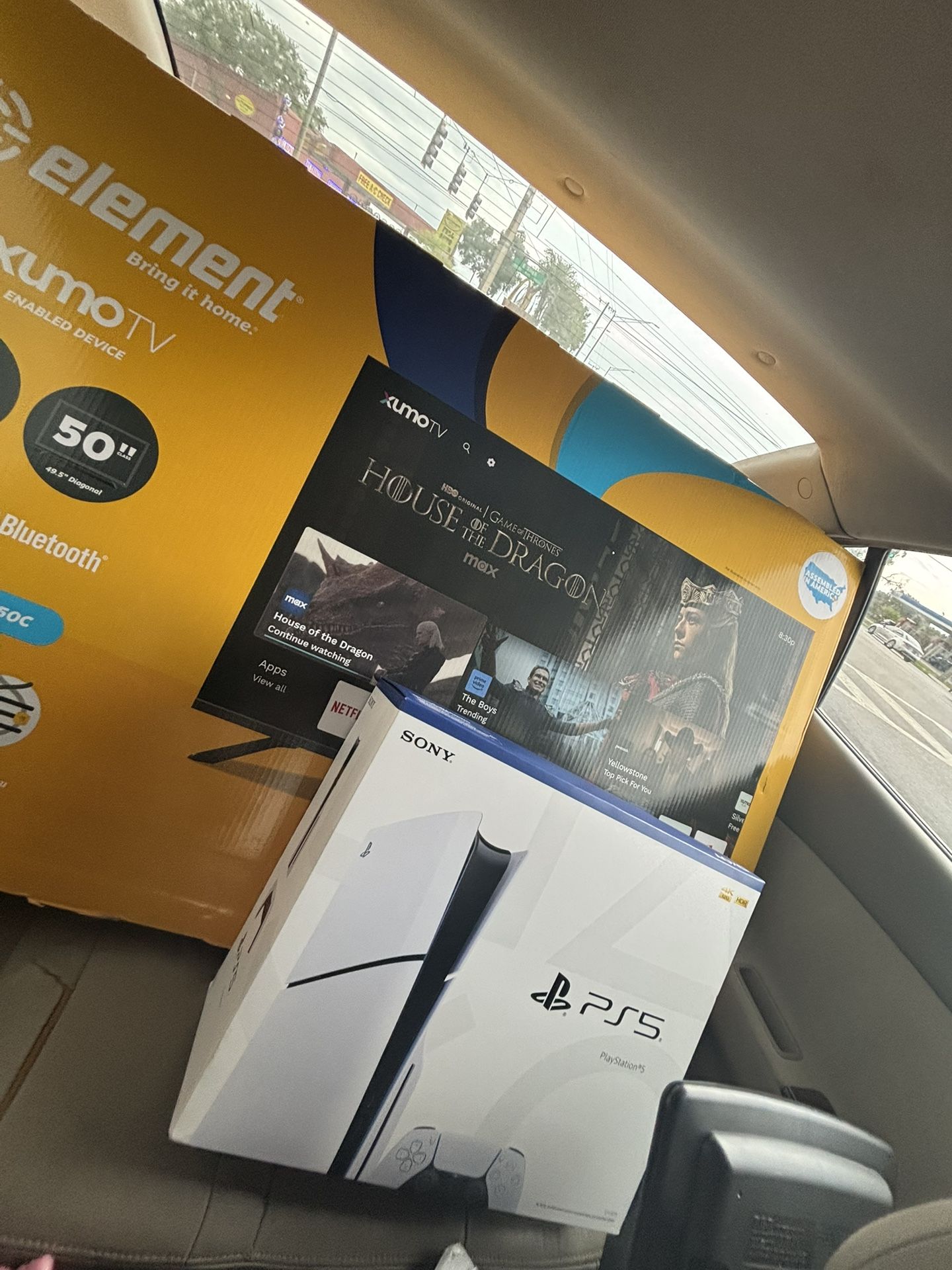 Brand New 50 inch ELEMENT XUMO AND PS5 Slim