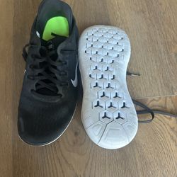 Women’s Nike Running Shoes Size 9