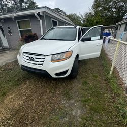 10 2.4 Hyundai Santa Fe