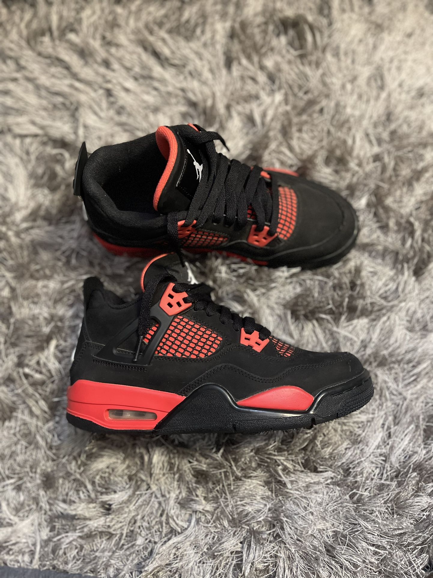 Air Jordan 4 Retro “Red Thunder”