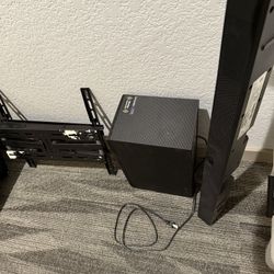 Apple TV / Sound Bar / TV Wall Mount