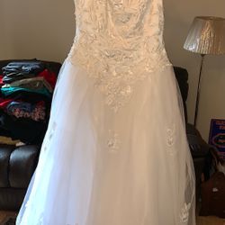 Michael Angelo Wedding Dress SZ 16 (Has Been Altered So It Is Smaller Than A 16)