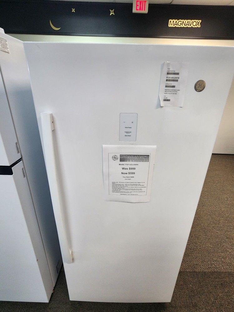 Garage Ready 14.1 cu.ft.Frost Free Defrost Upriaht Freezer in White