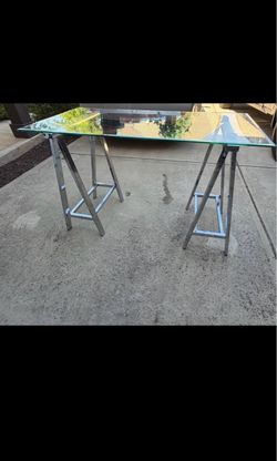 Glass desk/table