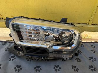 2016-2023 TOYOTA TACOMA LH HEADLIGHT