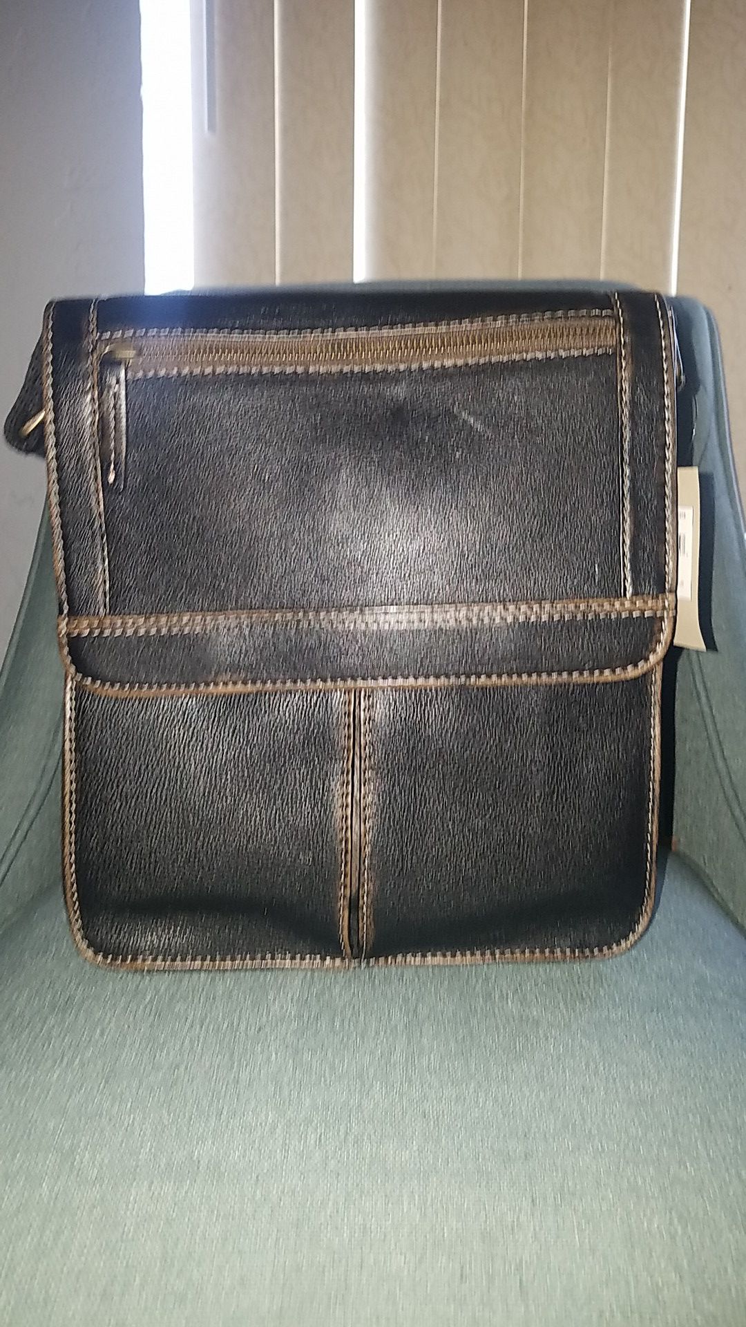 Wilson's Leather messenger Bag