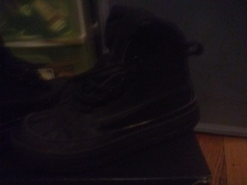 Nike snow boots new size 6