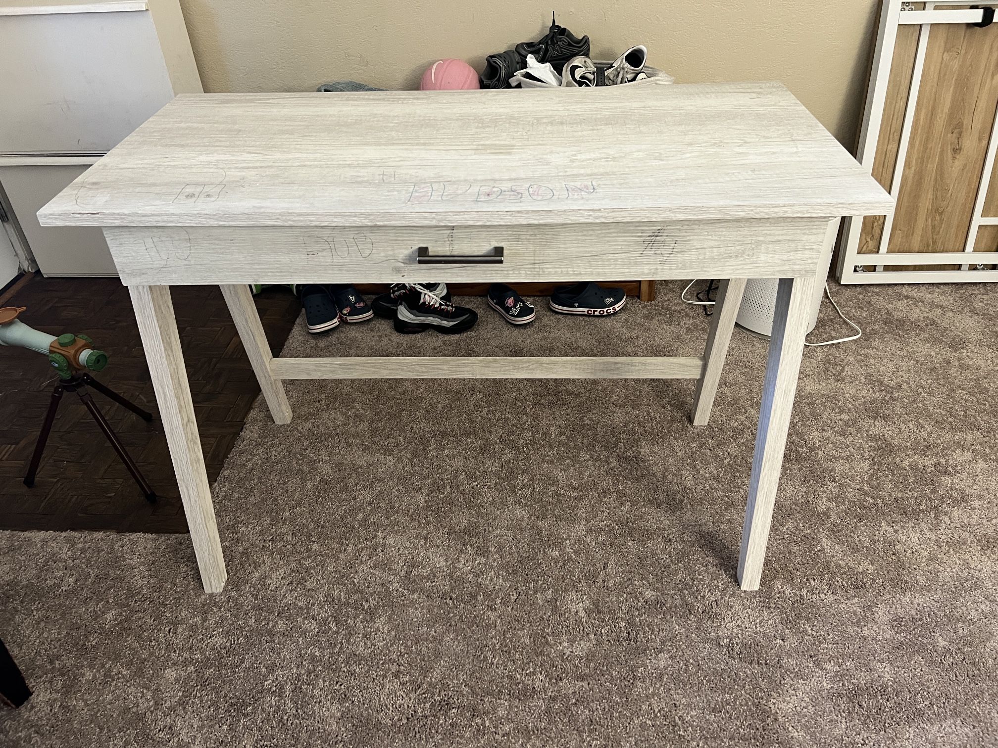 Desk For Office Computer/work/TV. Etc. Has Pull Out Drawer