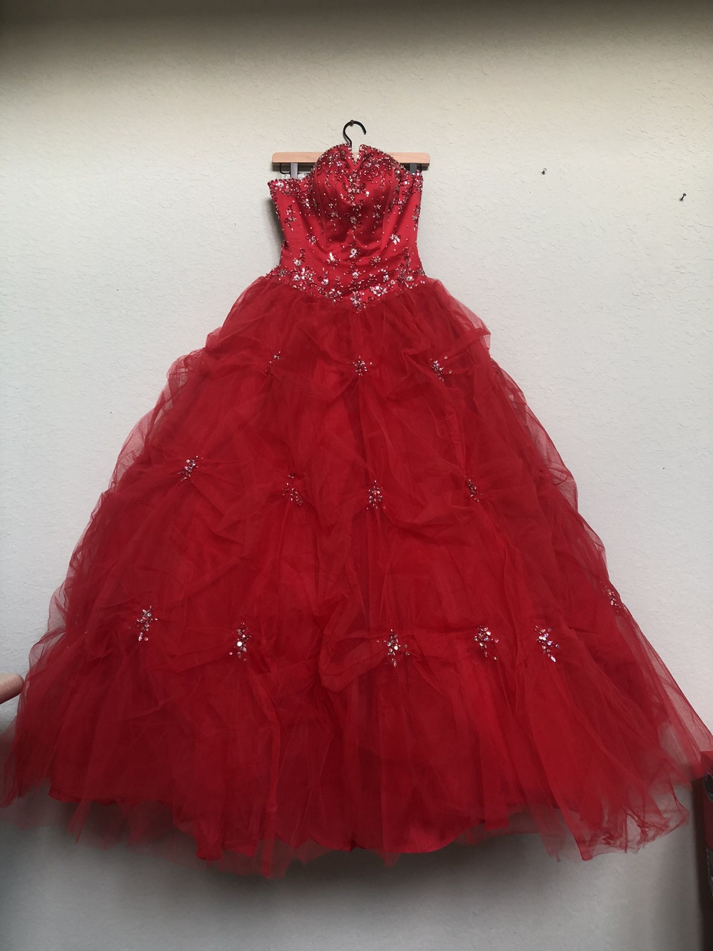 Red Quince/Formal Ballgown w/ Cover-Up, Size 6