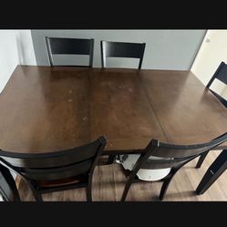 Dinning Room Table/ Kitchen Table And Chairs