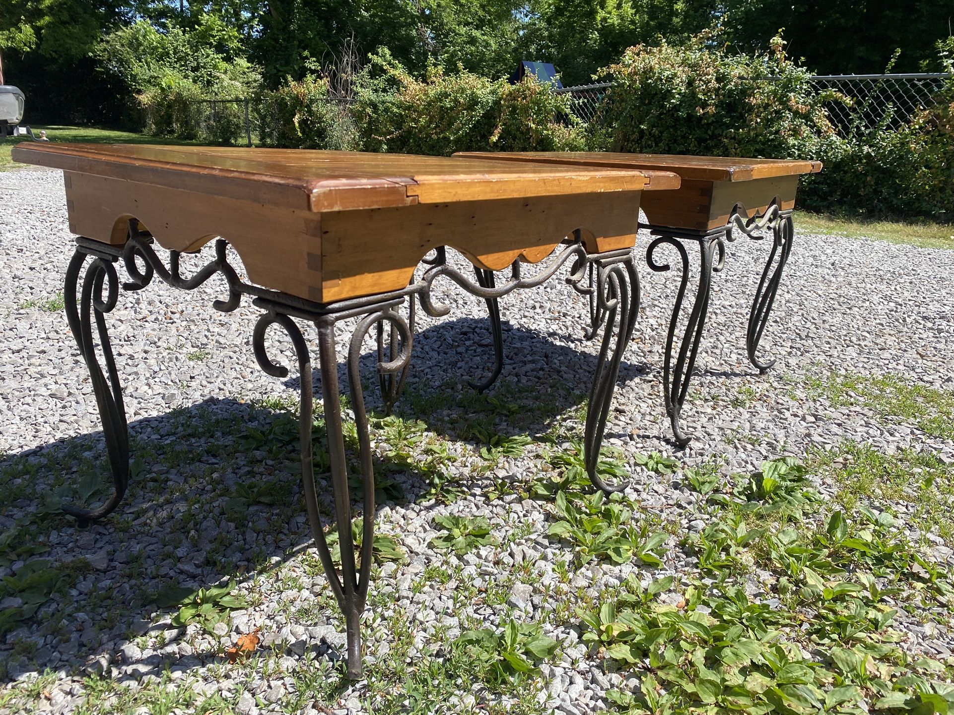 2 Side Tables