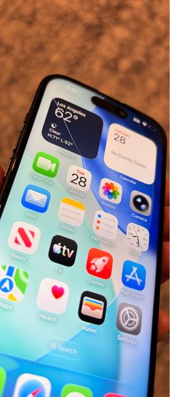 Unlocked Apple 🍎 iPhone 15 (Black) 128GB - Minor Hairline Crack