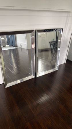 2 Beveled mirrors
