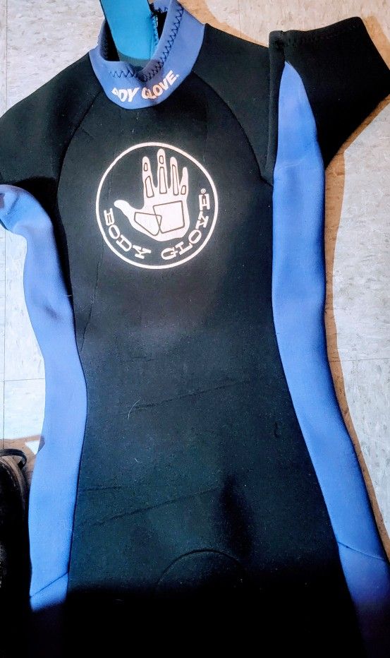 Mens Small Wetsuit