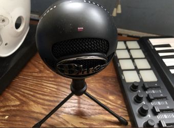 Snowball Mic & Panda Mini Keyboard