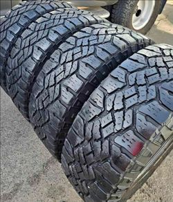 275 65 18 Goodyear tires Con Excelente calidad Las 4