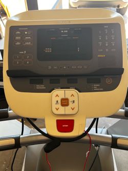 Precor 9.35 Premium Series Treadmill – Commercial Quality – Works Great