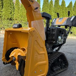 Cub Cadet 30” Tracker Snow Blower 
