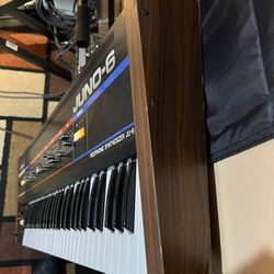 Roland Juno 6 Synthesizer 