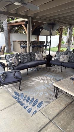 Outdoor / patio couch set