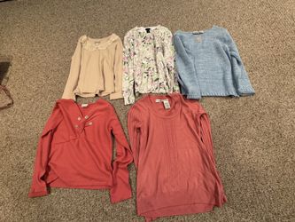 4 Women’s Medium Long Sleeve Sweaters and a Shirt. Name Brands and some with bling