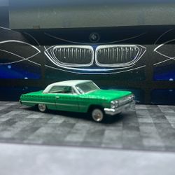Hot Wheels - Revell Impala 