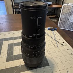 Sigma 70-300 macro f4-5.6