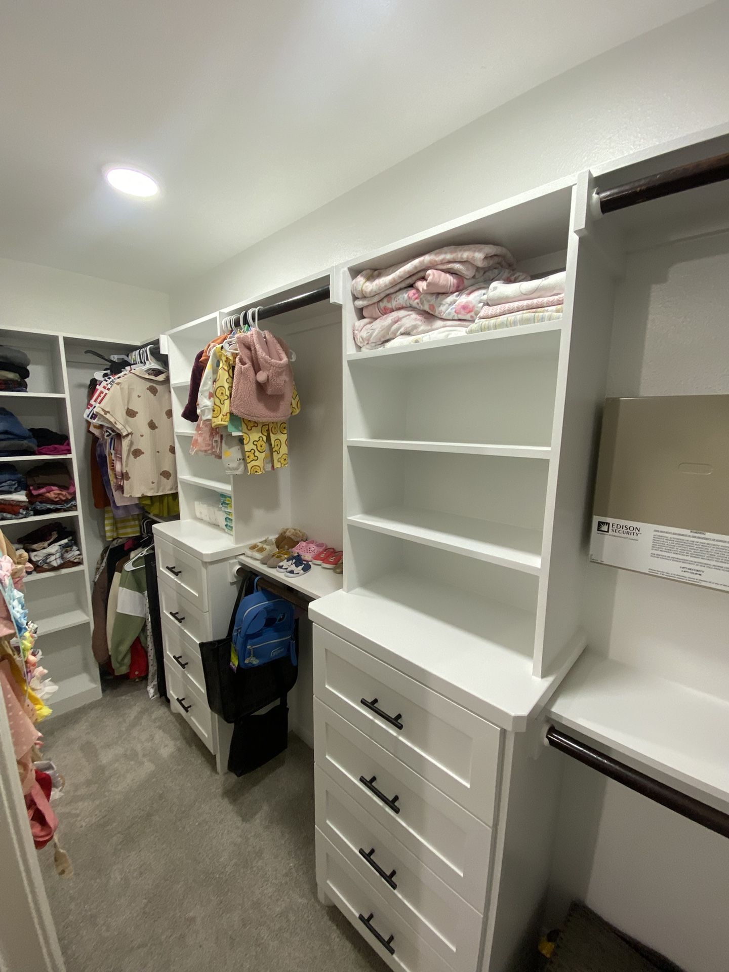 Custom Closets Y Gabinetes 