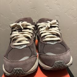 New Balance 2002R