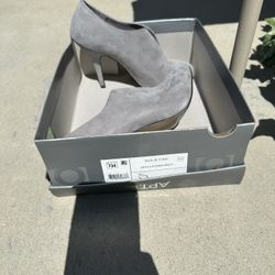 Women’s Grey Heels