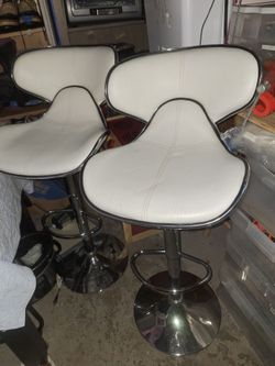 3  modern adjustable  hight swiver bar chairs