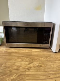 Preowned LG Microwave