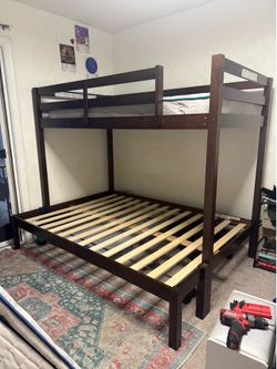 Full bunk bed  with twin mattress