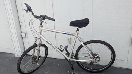 Mens Giant bike