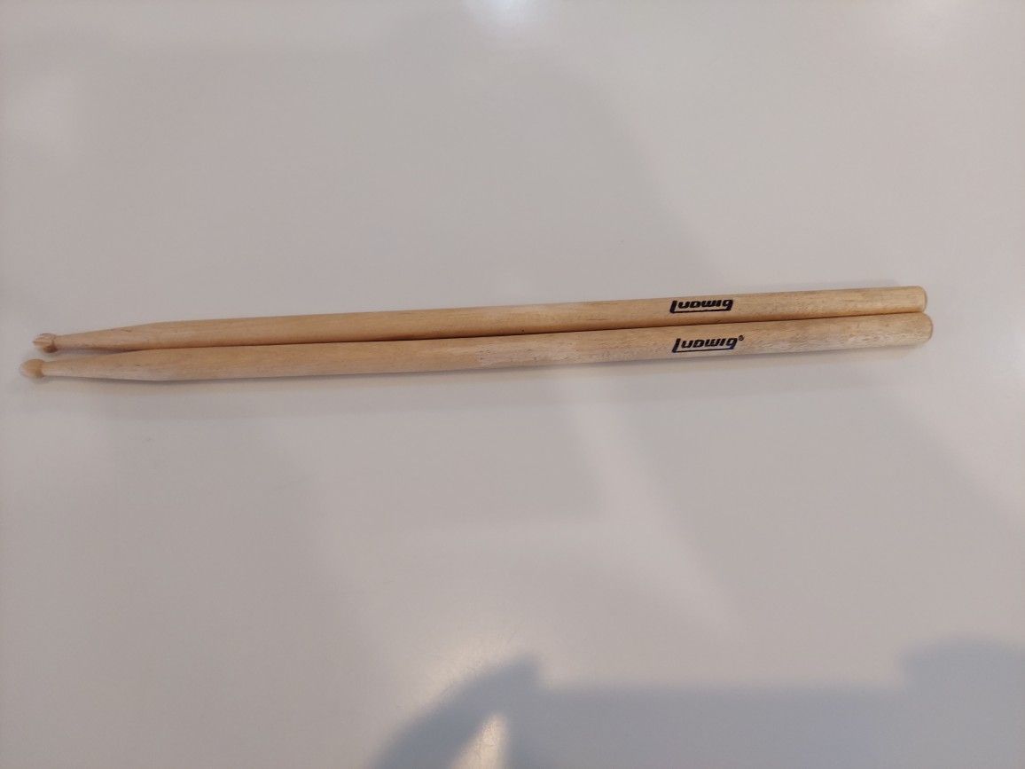 Set Of 2 Ludwig Drum Sticks
