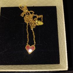 Heart-shaped pendant necklace