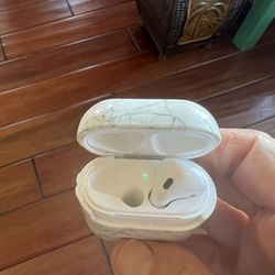 Apple ear bud and charger -Right ear