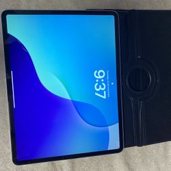 Apple iPad Pro 12.9″ (4th Gen) ,///Trade  for video game console