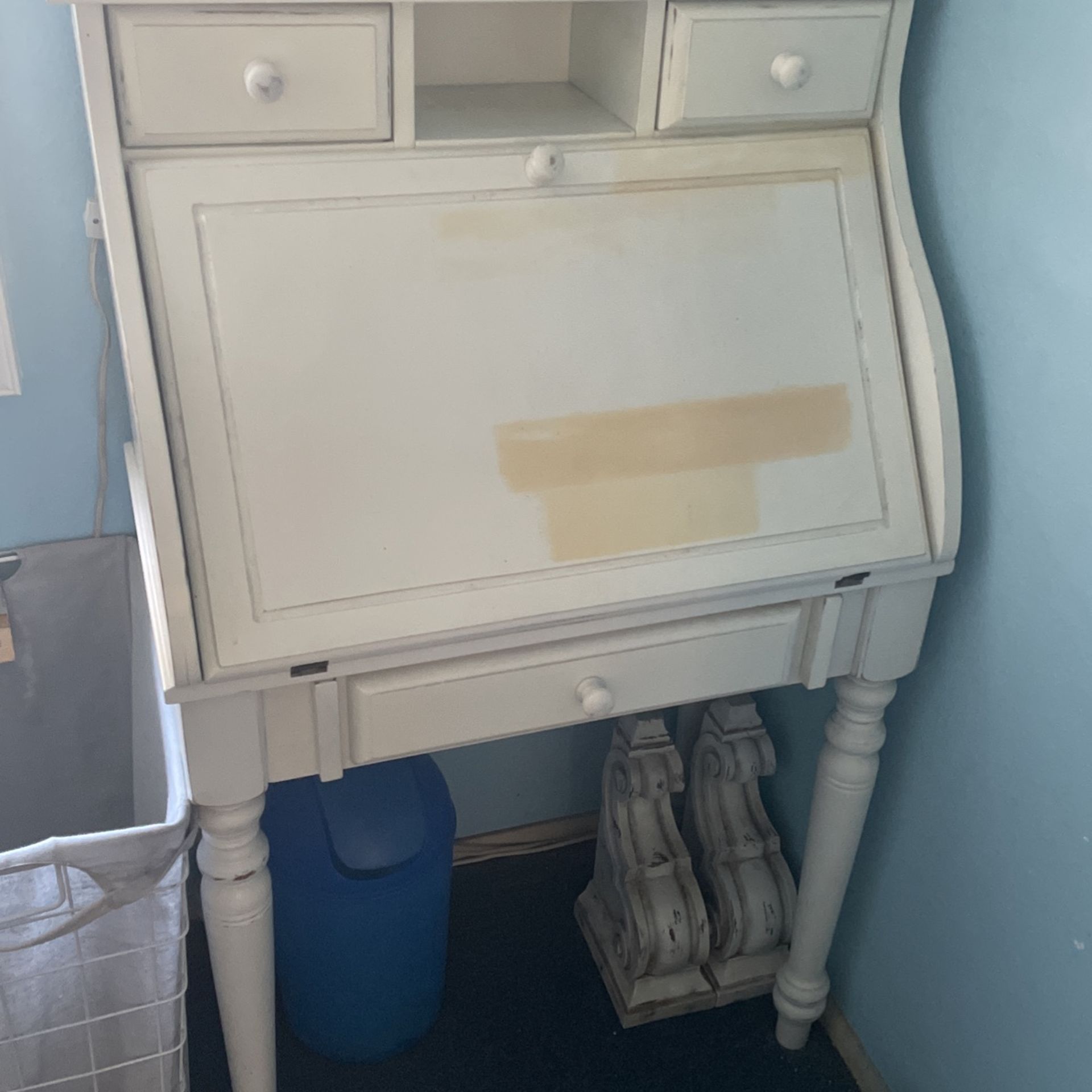 White Desk