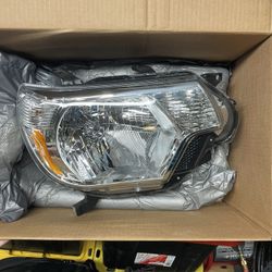 2012-2015 Toyota Tacoma Headlights