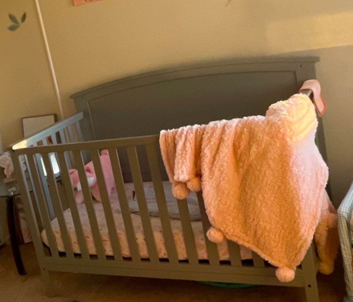 Crib & Mattress (SCREWS MAY BE MISSING)