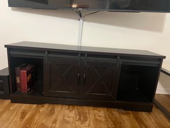 Roomstogo Farmhouse TV stand