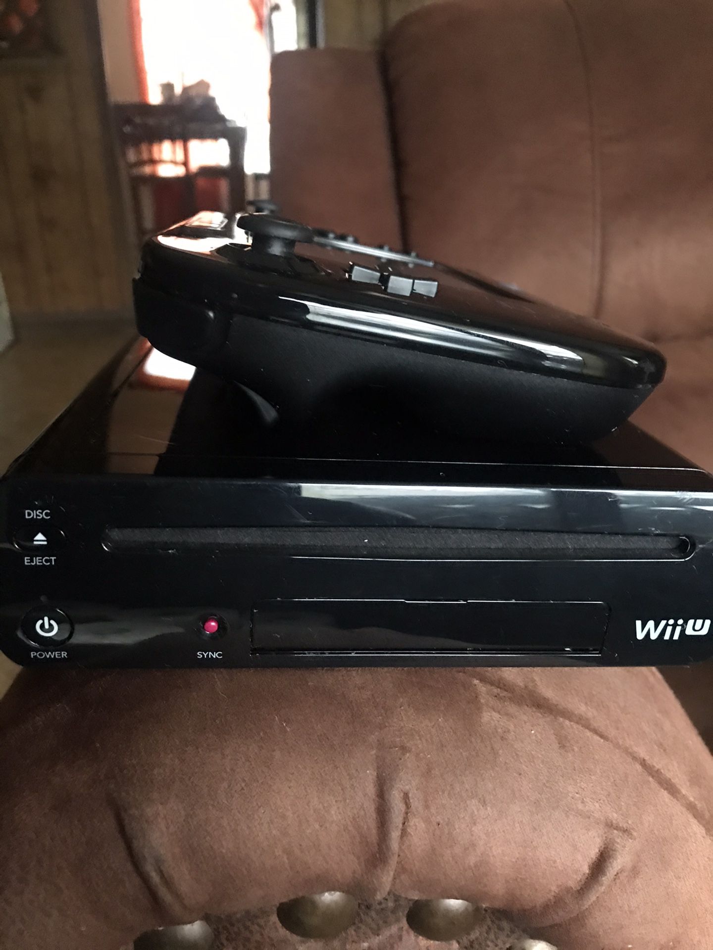 Nintendo Wii U 32GB [SUPER SMASH BROS INCLUDED]
