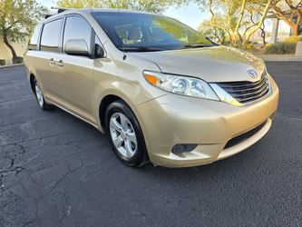 2011 TOYOTA SIENNA LE, CLEAN AUTO-CHECK, COLD AC, 3RD ROW SEAT, FINANCE AVAILABLE 🚘