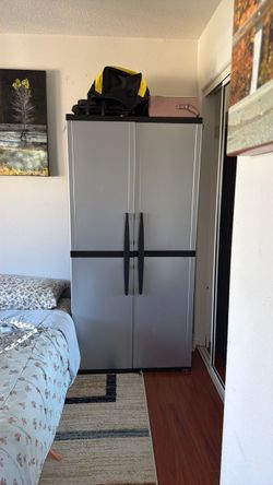 Plastic cabinets 5 shelves