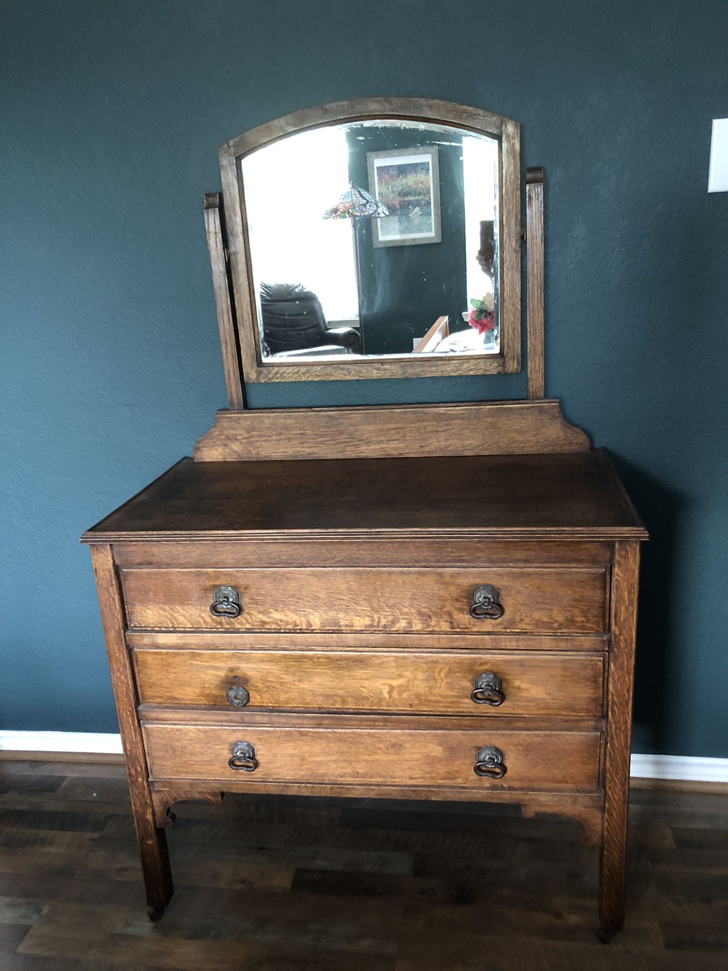 Antique Dresser With Mirror On Wheels