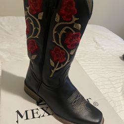Women Black Western Boots