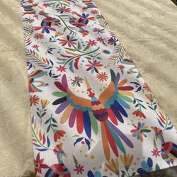 17 Fiesta Bird Theme Table Runners, Colorful And Festive