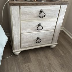 Willowten Nightstand