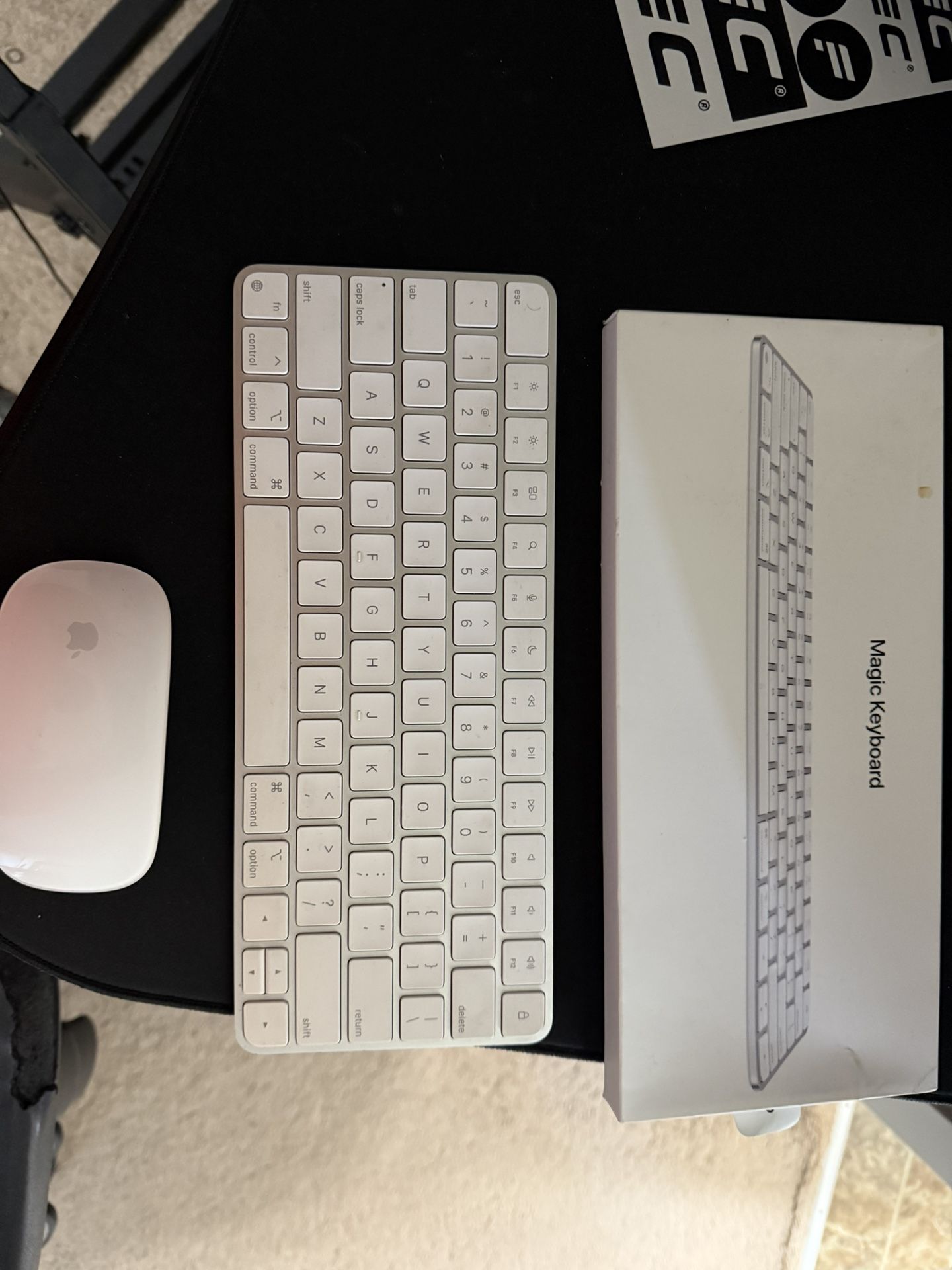 Apple Keyboard & Magic Mouse